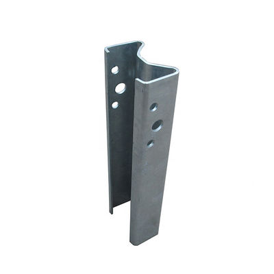 Galvanisé Q235 SJ235R Steel Highway Guardrail Sigma Post avec conception personnalisée