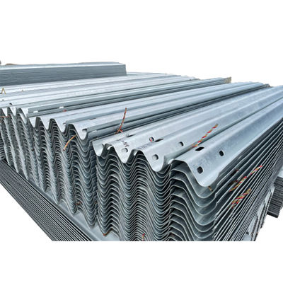 550-600g/m2 revêtement zinc galvanisé W poutre garde-corps pour la sécurité routière barrière