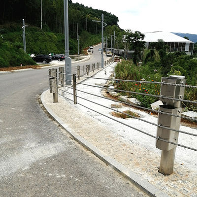 Barrières de sécurité routière avec fil d'acier souple, câble souple, garde-corps