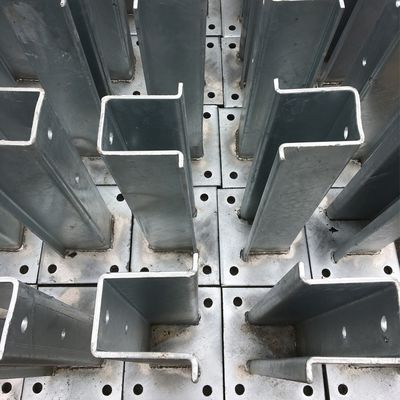 Postes de frange de garde de route galvanisés à chaud pour la sécurité extérieure AASHTO M180