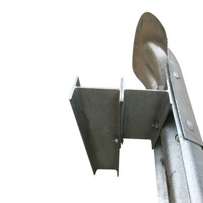 Postes de garde routiers galvanisés anti-corrosion pour le système de protection routière