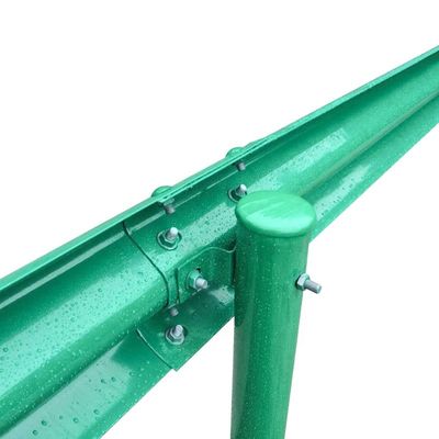 Faisceau de protection des garde-corps galvanisé et en poudre pour une sécurité routière durable