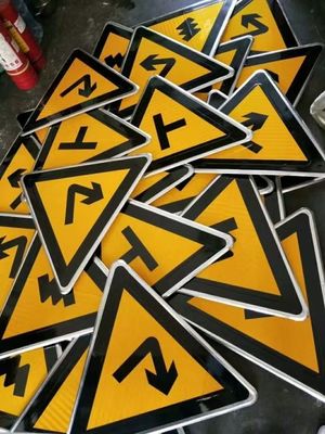 Affiches d'avertissement de sécurité routière de haute visibilité/ panneaux d'affichage et poteaux de 50 cm de hauteur
