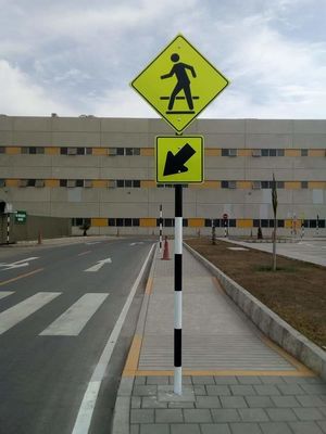 Taille personnalisée affiches de sécurité routière panneau d'affichage en aluminium acier pour les produits