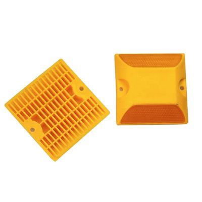 Sécurité routière Plastique réflecteur en jaune 100X100X20mm pour la sécurité routière
