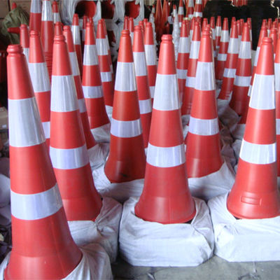Conne de circulation routière en PVC orange de haute visibilité Pour les précautions de sécurité routière
