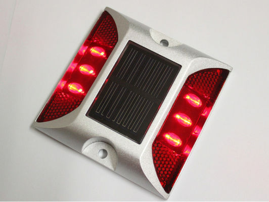 Sécurité routière Cat Eye Aluminium Road Stud Solar avec 104*123*23mm Taille et couleur rouge