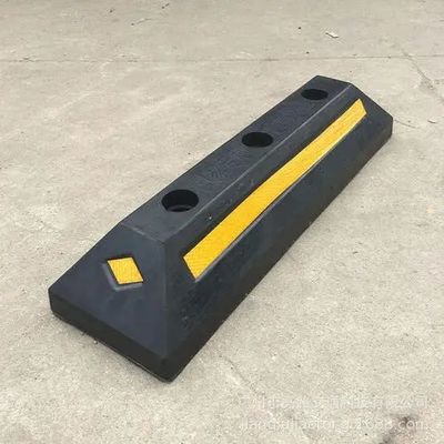 Base en caoutchouc hautement visible PE plastique Traffic Cone Traffic avec un matériau durable