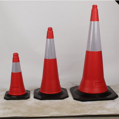 PE Cône de route en plastique pour la sécurité routière en orange accrocheur