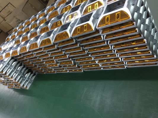 L'aluminium réfléchissant pour la sécurité routière