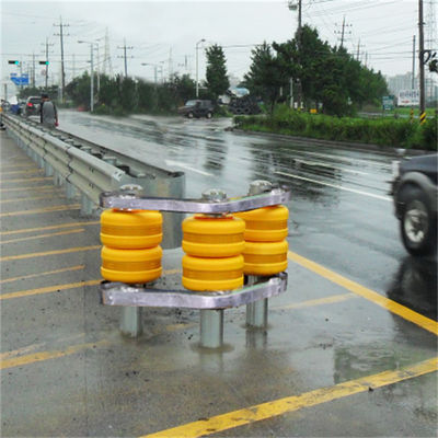 Solution de sécurité routière Barrière de roulement routière en mousse EVA durable pour le contrôle du trafic