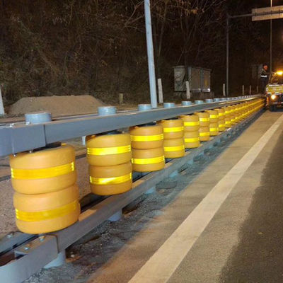 Sécurité routière Fabrication de garde-corps en mousse en PU avec revêtement anticorrosion