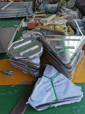 Tableau de signalisation routière réfléchissante avec feuille d'aluminium