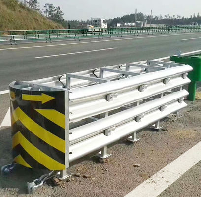 Barrière de protection galvanisée en poudre pour la sécurité routière