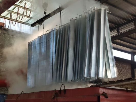 Technologie Barrière de protection en poutre W laminée à froid galvanisée à chaud pour la sécurité routière