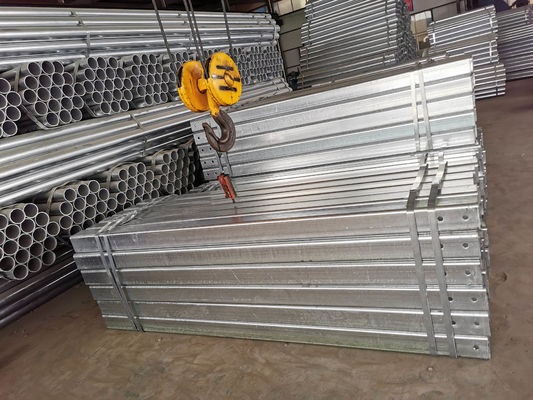 Postes de tuyaux carrés galvanisés et enduits de poudre pour les garde-corps routiers standard AASHTO M-180