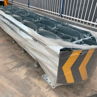 Barrière de sécurité routière Barrières de sécurité galvanisées et en poudre pour autoroutes