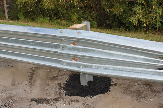 Barrière de protection routière W poutres avec revêtement galvanisé à chaud et longueur personnalisée