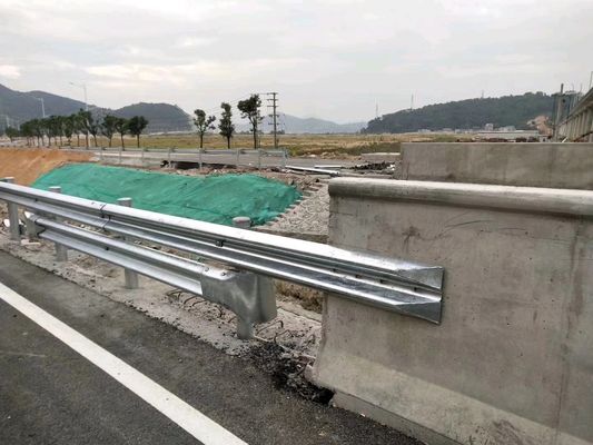 Fin de pont de garde à roulement galvanisé et en poudre pour une protection durable
