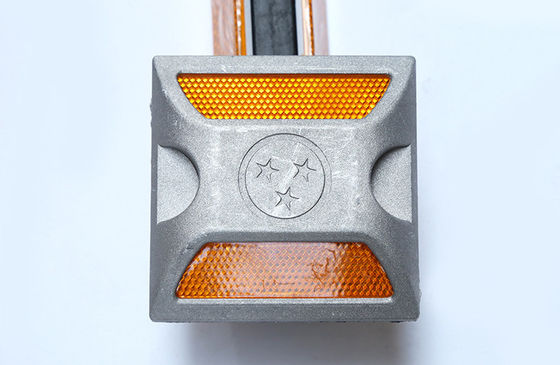 Tape réfléchissante en aluminium coulé carré Spike LED Road Stud pour la sécurité routière