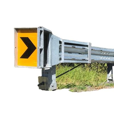 La barrière de circulation utilisée pour protéger le railSKT350 termine la garde routière pour protéger la sécurité routière