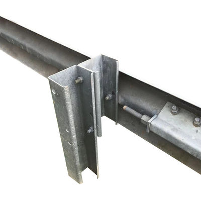 Garde routière en acier galvanisé à chaud à l'aide du matériau Q345 SJ345R pour la sécurité
