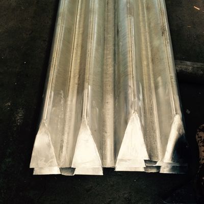 Barrière de protection de poutre de pont routier avec longueur personnalisée et finition galvanisée à chaud