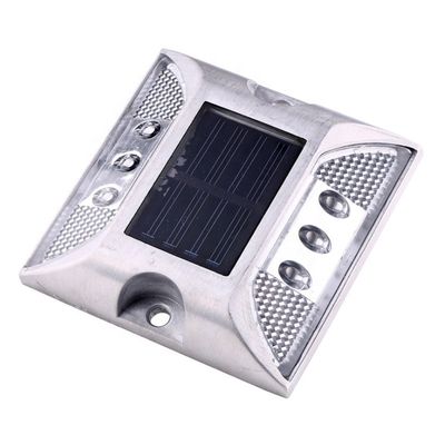 Signe d'avertissement rouge sur la route LED Solar Cat Eye Road Stud pour une sécurité accrue