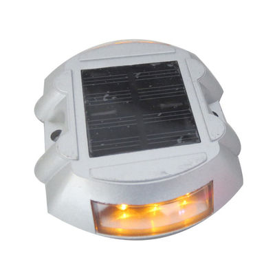 Signe d'avertissement rouge sur la route LED Solar Cat Eye Road Stud pour une sécurité accrue