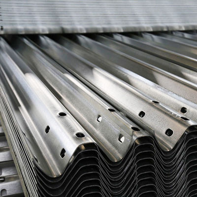 Barrière de protection de la route galvanisée revêtue de zinc AASHTO M180 certifiée et personnalisée