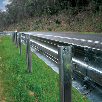 Barrière de sécurité pour les accidents routiers galvanisée à chaud avec revêtement en zinc
