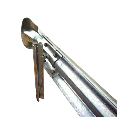 Barrière routière pour véhicules galvanisée en poudre revêtue de poutre de trois poutres W