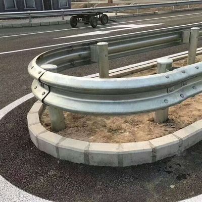 Sécurité routière personnalisée W poutre garde-corps en acier galvanisé à chaud Q235 Q345