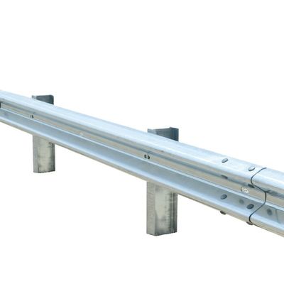Barrière de protection routière en acier à poutre W avec revêtement en poudre et norme AASHTO M-180