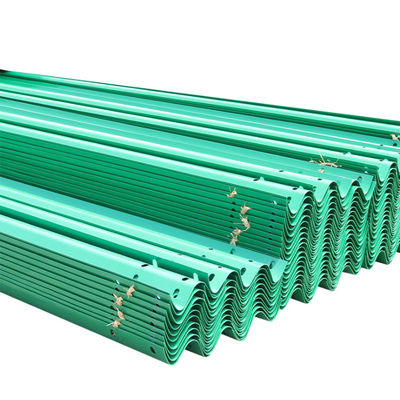 Sécurité routière Q235 Q345 Barrière de circulation en acier galvanisée couverte de couleur