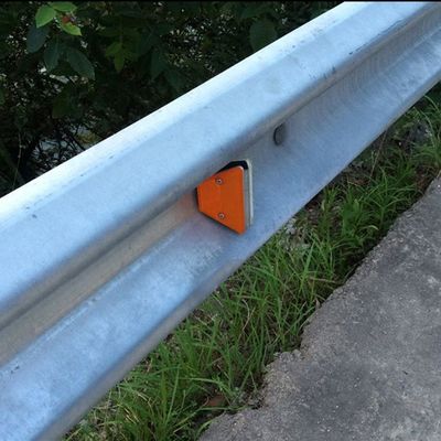 Réflecteur de garde-corps galvanisé à chaud pour les installations routières à prix compétitif