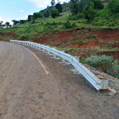 Sécurité routière Barrière de protection en acier galvanisé à chaud pour la barrière de circulation routière 2 faisceau d'onde