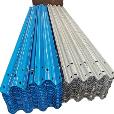 Contrôle de la circulation extérieure Q235 Q345 Système de garde routière en acier W-Beam pour la personnalisation