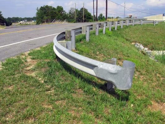 Barrière de sécurité routière sur route Q235 Q345