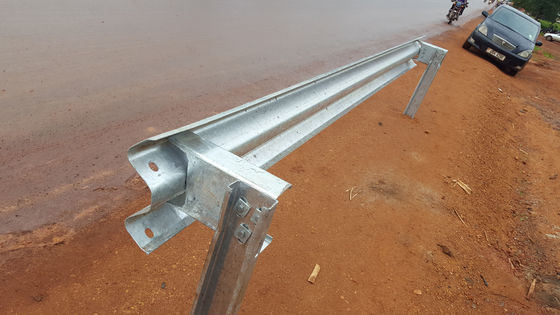 550-600g/m2 revêtement en zinc galvanisé à chaud W poutre garde-corps pour la barrière de circulation routière