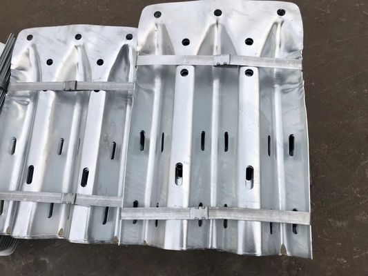 Sécurité extérieure galvanisée W Beam End/Thrie Beam End Terminal End pour les garde-corps routiers