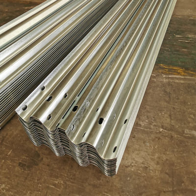Sécurité routière garantie Gardiens de rails en acier galvanisé à chaud avec certification CE/BV/ISO