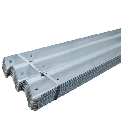 Barrière de protection en acier de poutre galvanisée à chaud et laminée à froid pour la protection des voies rapides