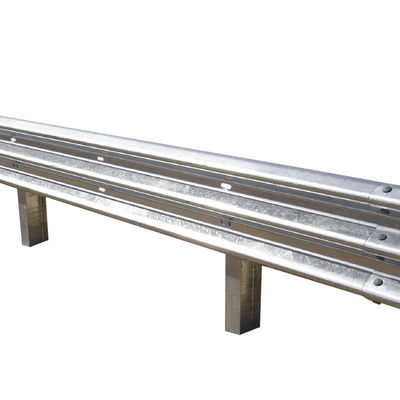 Q235 Q345 Barrière de protection galvanisée ondulée à chaud pour autoroutes fabriquée par certifié