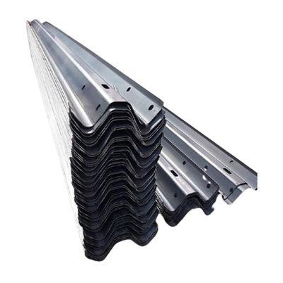 Barrière de protection galvanisée de 550 à 600 g/m2 revêtue de zinc et revêtue de poudre