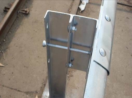 Q235 SJ235R poutre ondulée en acier garde-corridor pour la sécurité extérieure