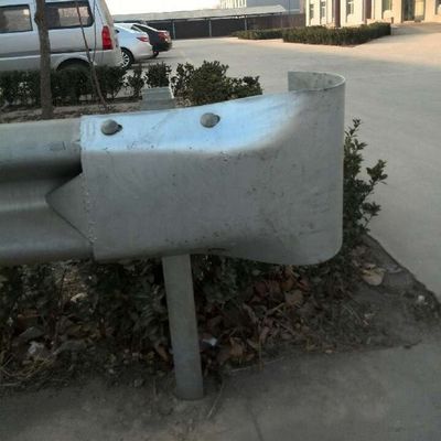 Barrière de collision de garde galvanisée personnalisée bout de borne rond pour la sécurité routière