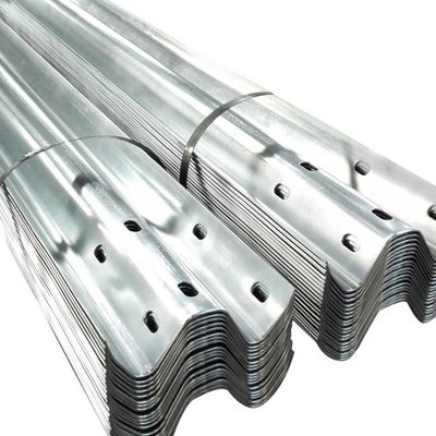 Barrière de sécurité de garde en poutre ondulée en acier inoxydable avec revêtement durable
