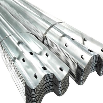 Sécurité de la circulation garantie Barres de protection galvanisées à faisceau W avec revêtement ISO et poudre
