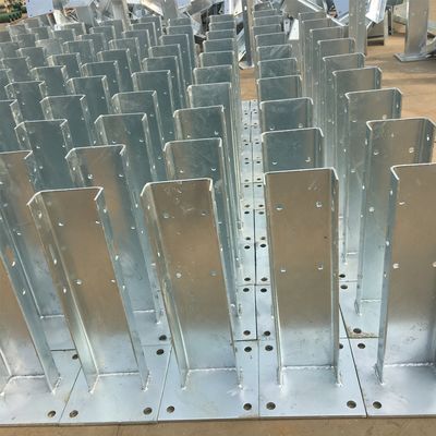 Barrière de contrôle de la foule Clôture des poteaux de brides métalliques galvanisées pour une protection durable